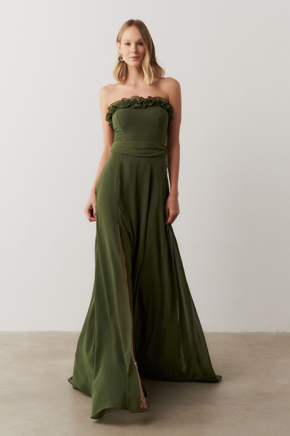 Vestido de Festa Longo com Aplicação de Flores no Busto - Irene Oliva