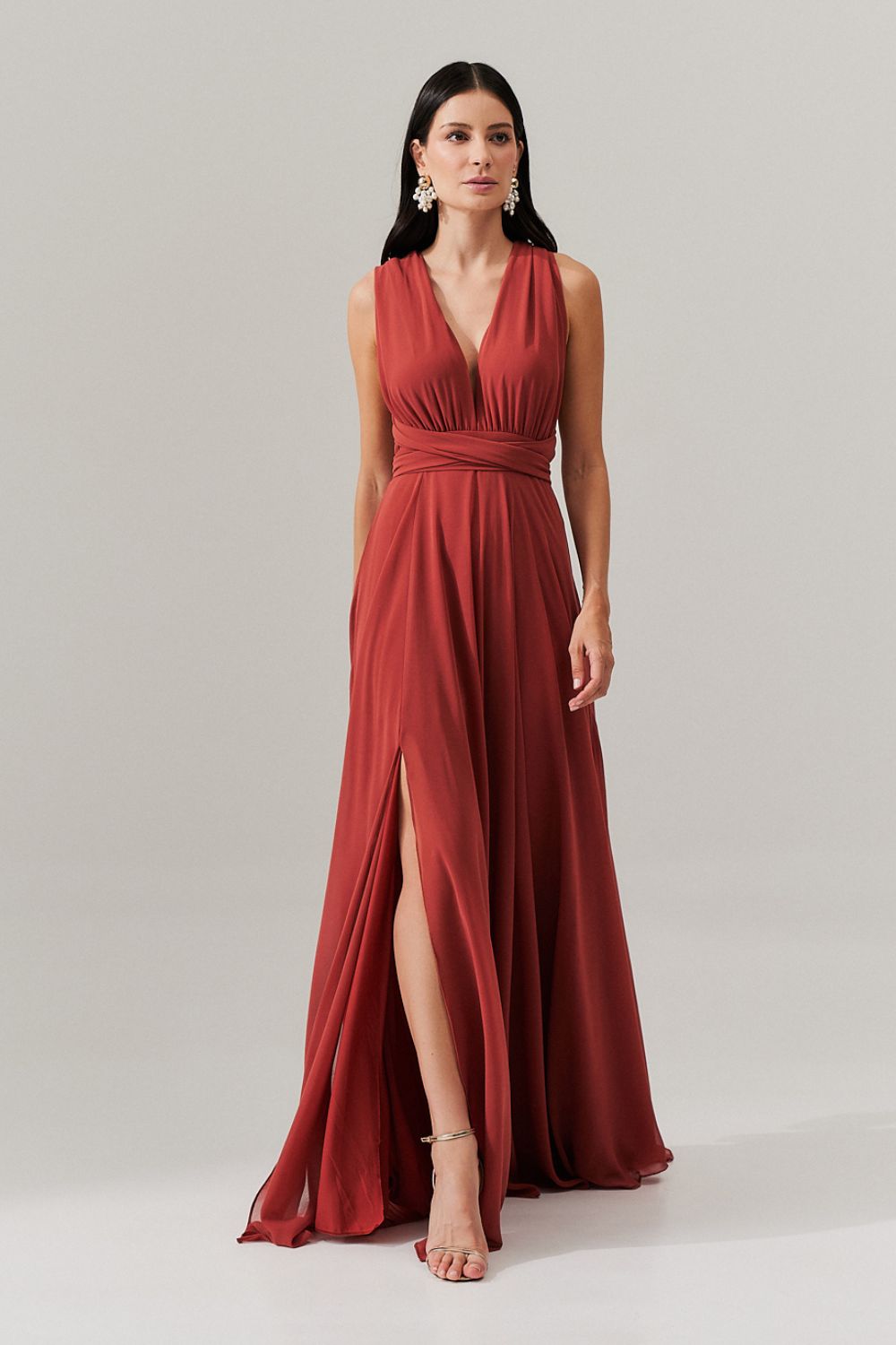 Vestido de festa longo de chiffon e fenda lateral - Mil Formas Terracota
