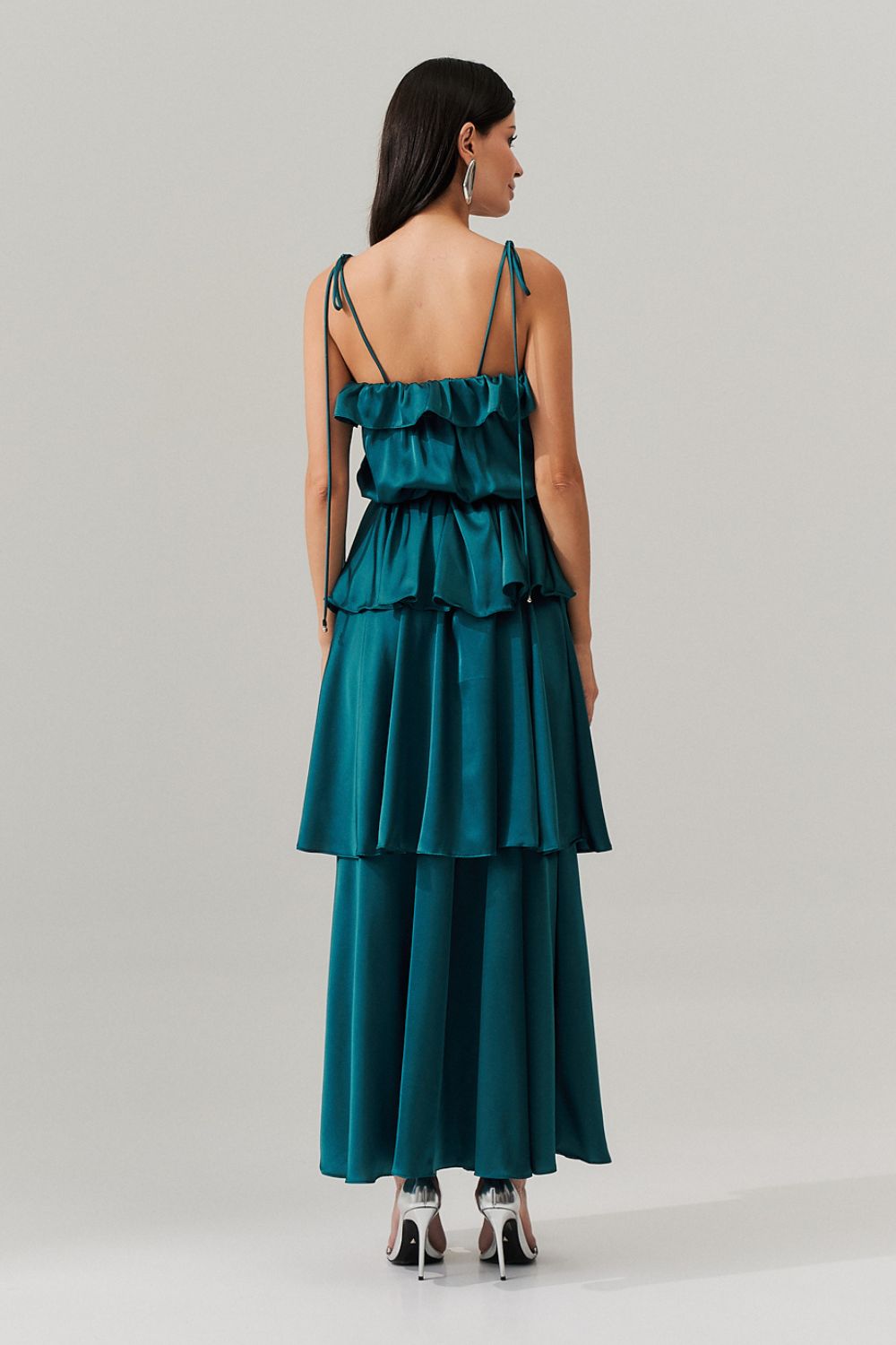 Vestido Long Midi com Alças Finas e Camadas Sobrepostas - Santiago Petroleo