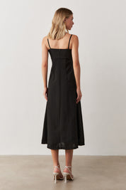 Vestido Long Midi com Decote Estruturado e Recorte Frontal - Libéria Preto