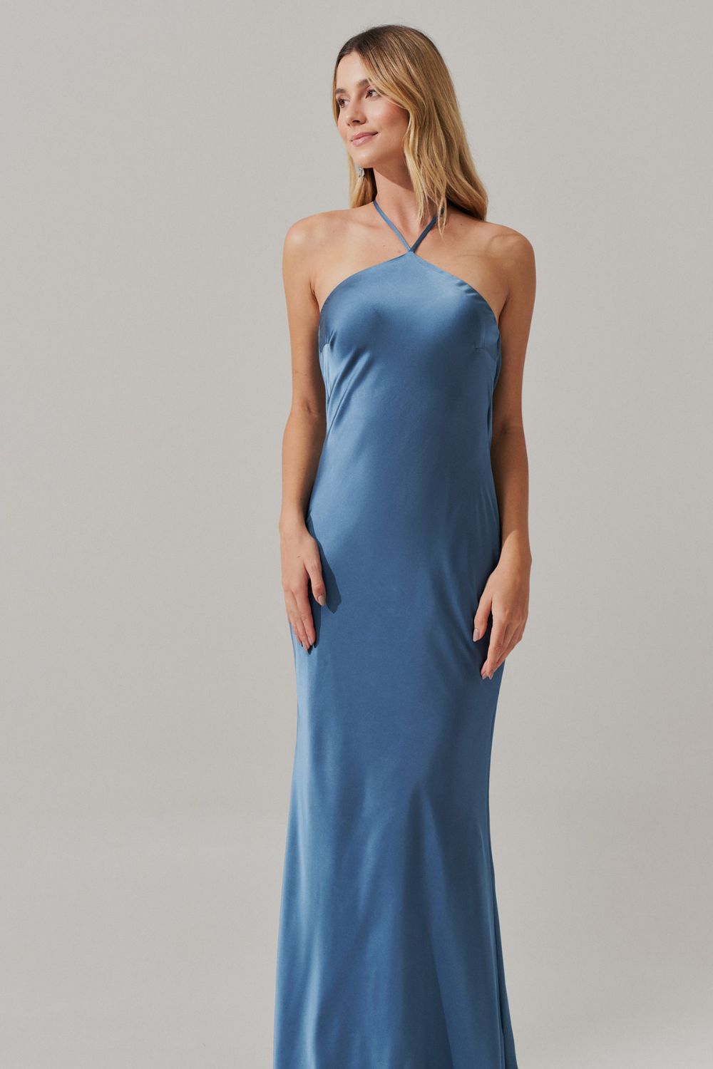 Vestido Long Midi de Cetim com Decote Triangular e Amarração nas Costas - Capri Azul Jeans