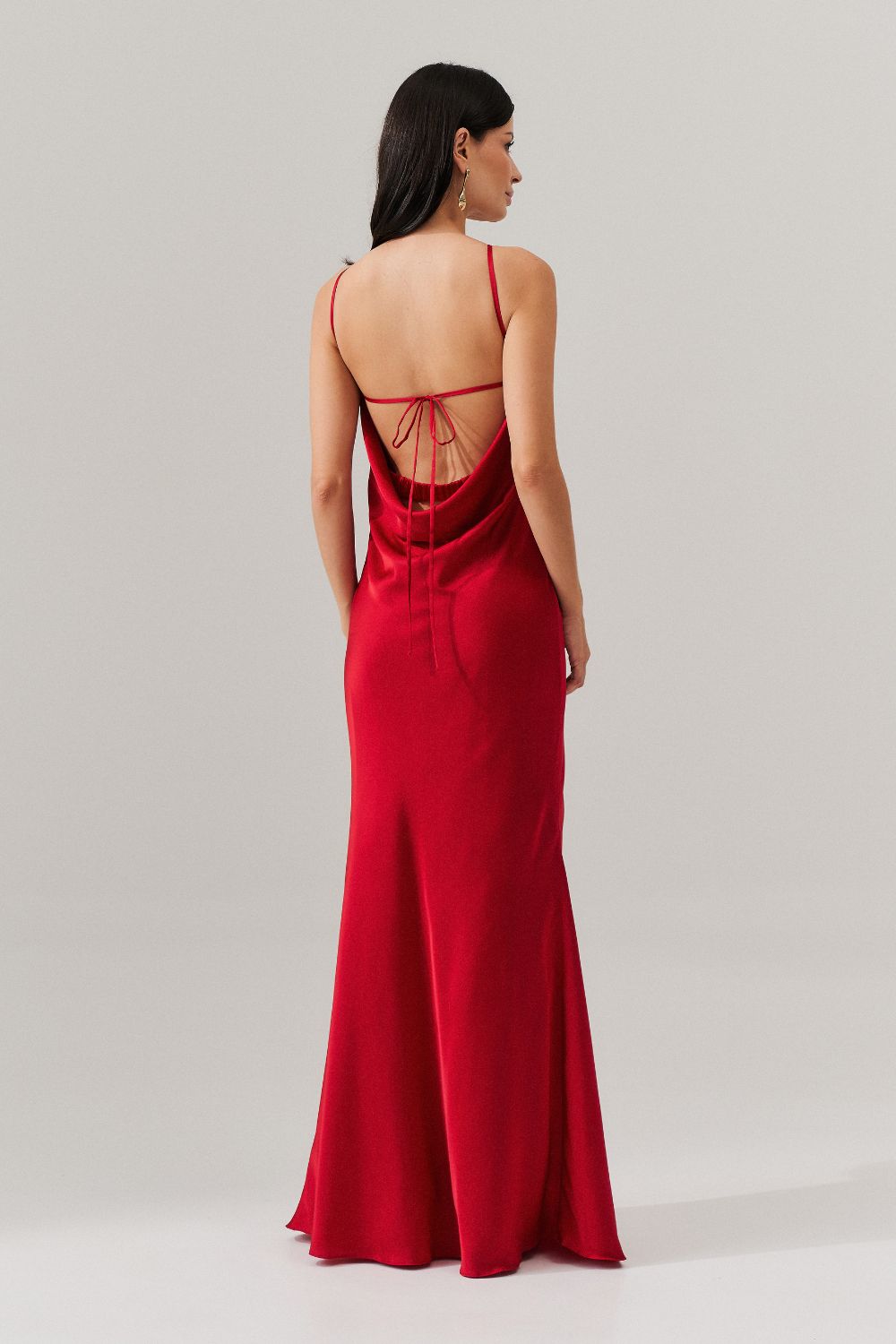 Vestido Long Midi de Cetim com Decote Triangular e Amarração nas Costas - Capri Vermelho