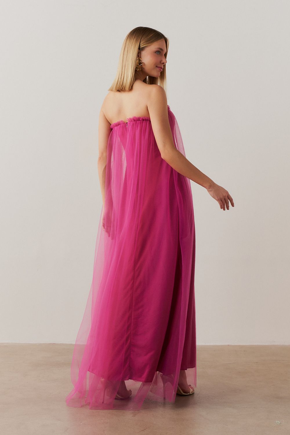 Vestido Long Midi Amplo com Decote Semi Coração e Babados  - Arabia Fucsia