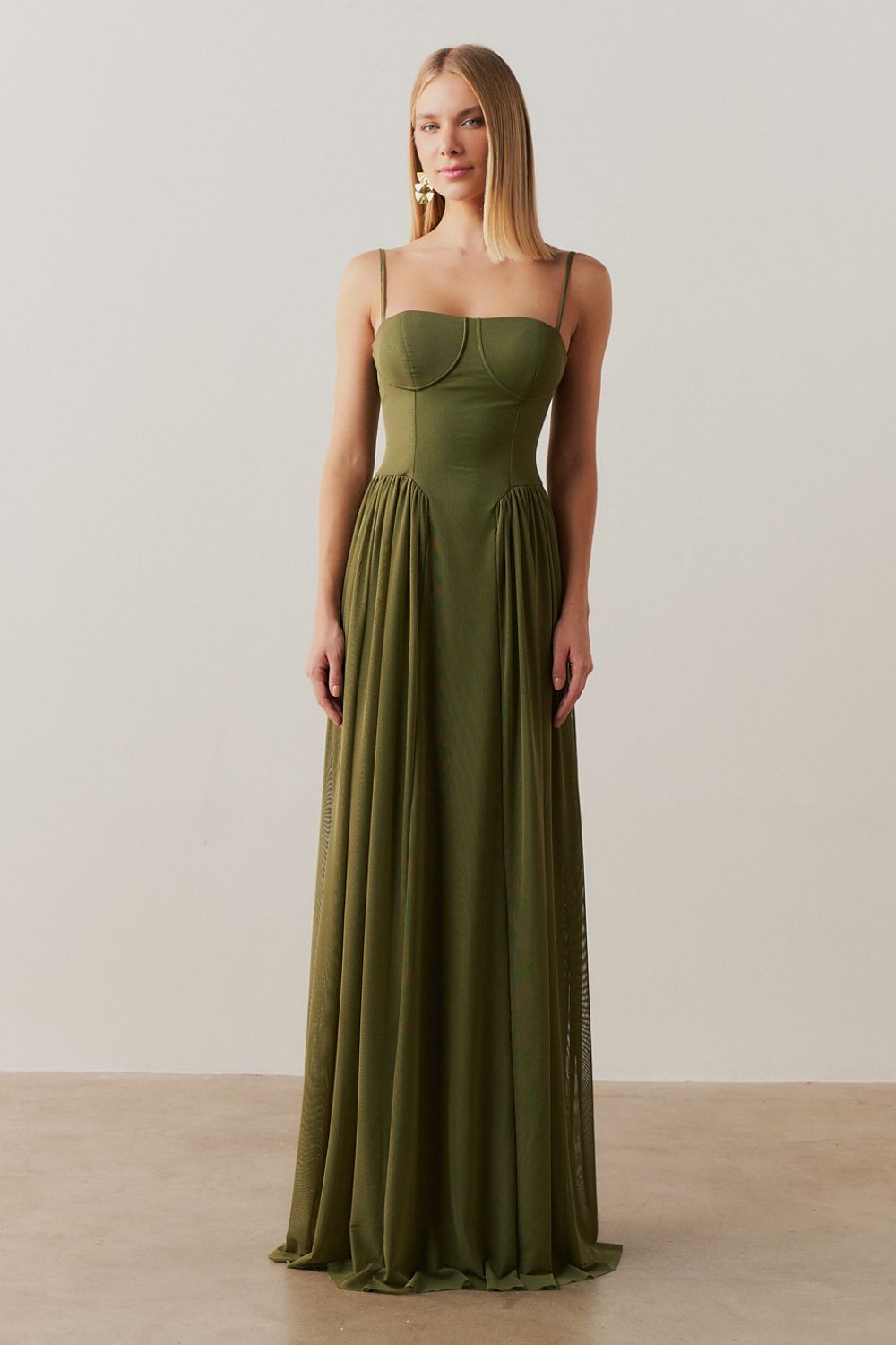Vestido Longo, Busto Demarcado e Saia Franzida - Calgari Oliva