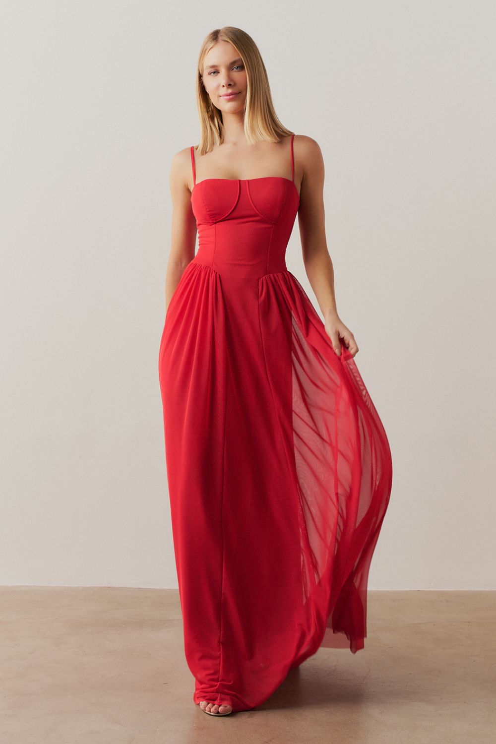 Vestido Longo, Busto Demarcado e Saia Franzida - Calgari Vermelho