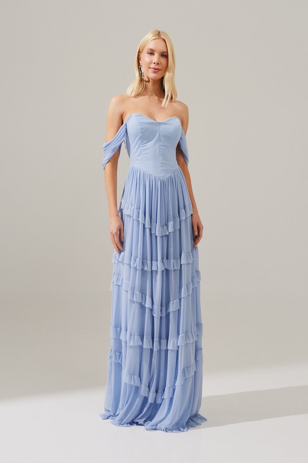 Vestido Longo com Busto Estruturado, Mangas Caídas e Saia com Babados - Bari Serenity