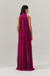 Vestido Longo com Decote Alto, Saia Fluída e Leves Franzidos - Nadine Fúcsia