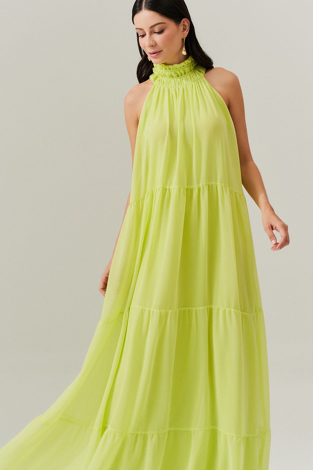 Vestido Longo com Decote Alto, Saia Fluída e Leves Franzidos - Nadine Lima