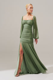 Vestido Longo com Decote Coração, Manga Longa e Fenda Lateral - Zuri Oliva Claro