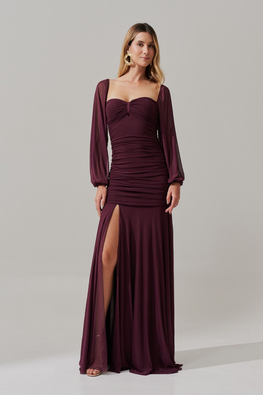 Vestido Longo com Decote Coração, Manga Longa e Fenda Lateral - Zuri Roxo Beringela