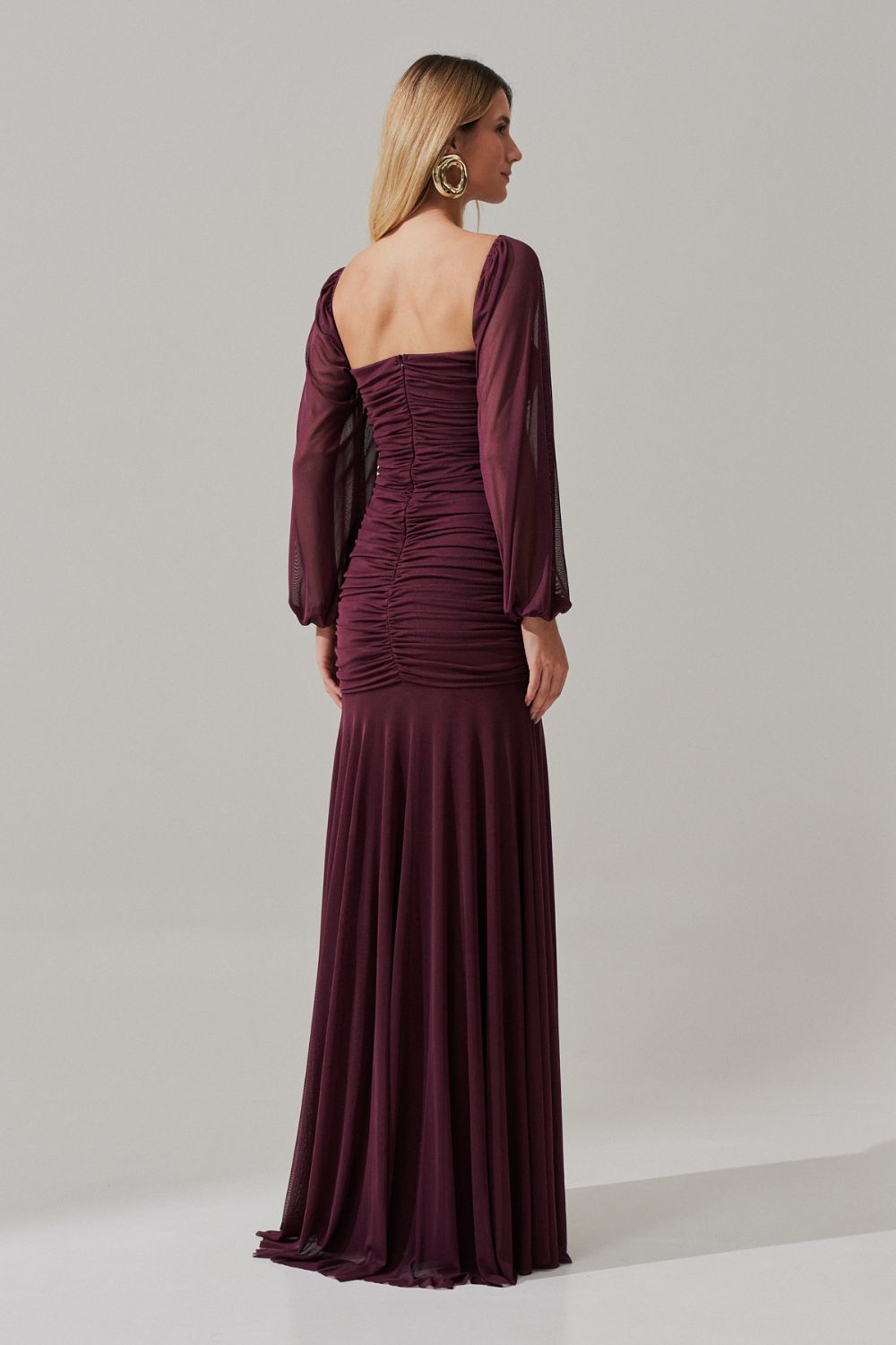 Vestido Longo com Decote Coração, Manga Longa e Fenda Lateral - Zuri Roxo Beringela