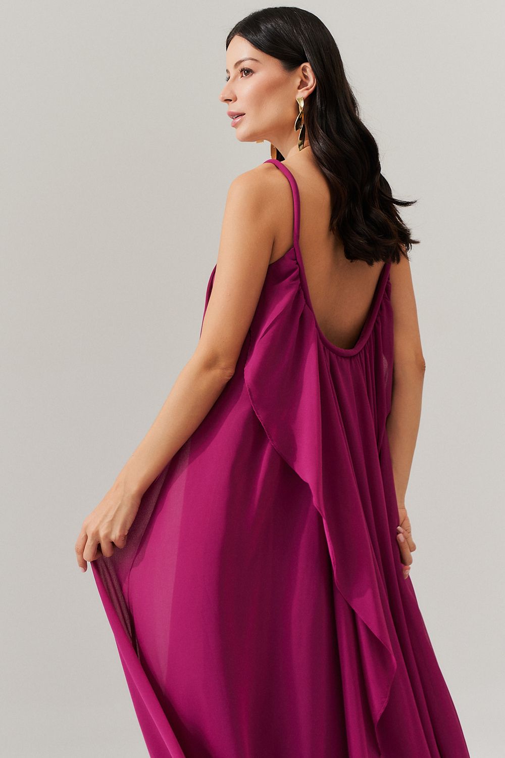 Vestido Longo com Decote Profundo nas Costas e Babado - Denale Fucsia