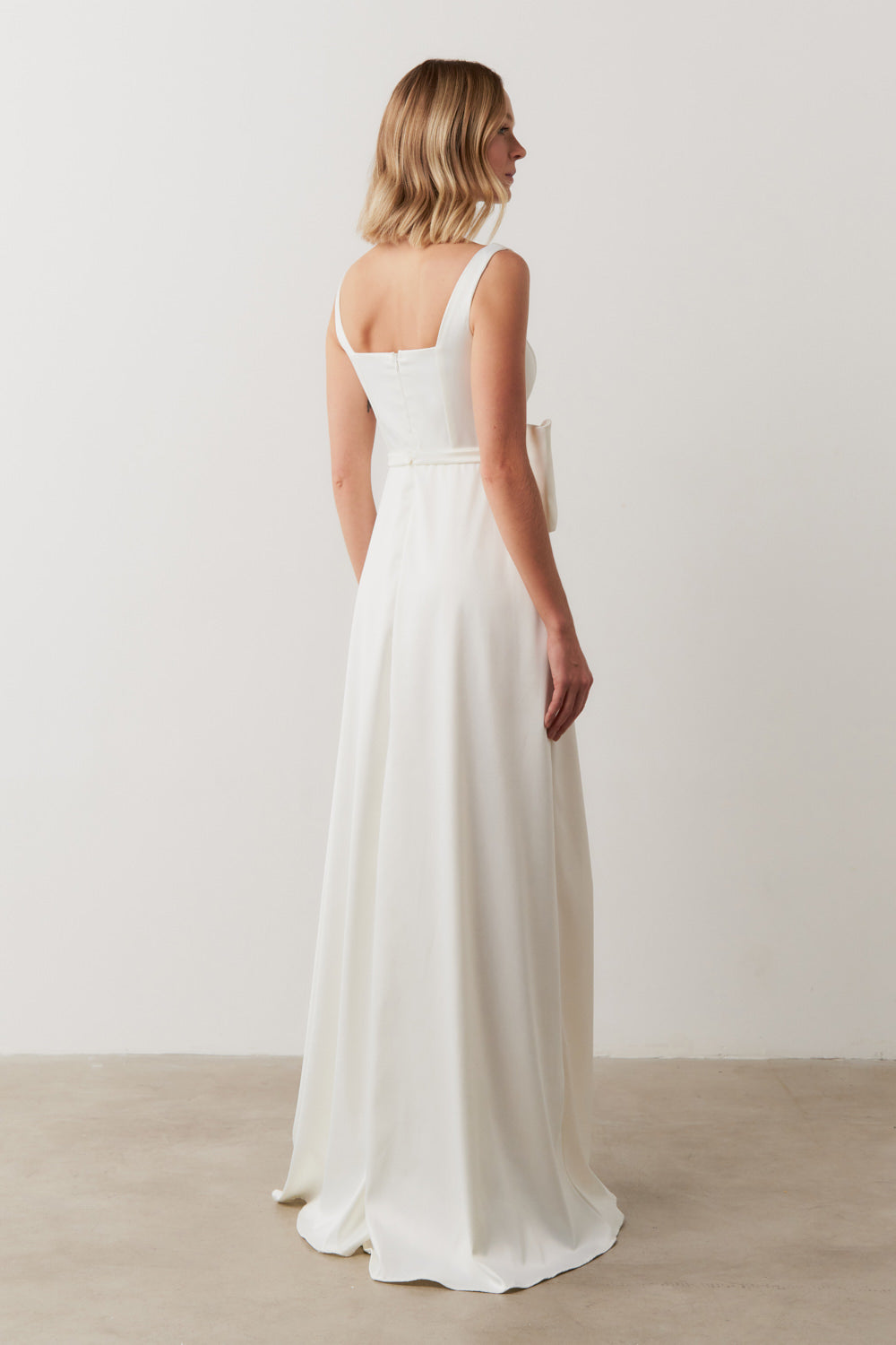 Vestido Longo com Decote Quadrado e Cinto com Detalhe de Laço - Quebec Off White