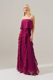 Vestido Longo com Decote Reto, Babados na Saia e Echarpe - Catalunha Fúcsia