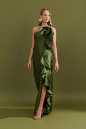 Vestido Longo com Decote Reto, Detalhe em Flor e Babado Frontal - Estocolmo Oliva