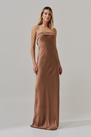 Vestido Longo com Decote Reto e Decote Profundo nas Costas - Marbella Mocha