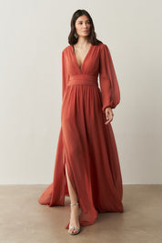 Vestido Longo com Decote V, Manga Longa e Fenda Lateral - Fabíola II Terracota