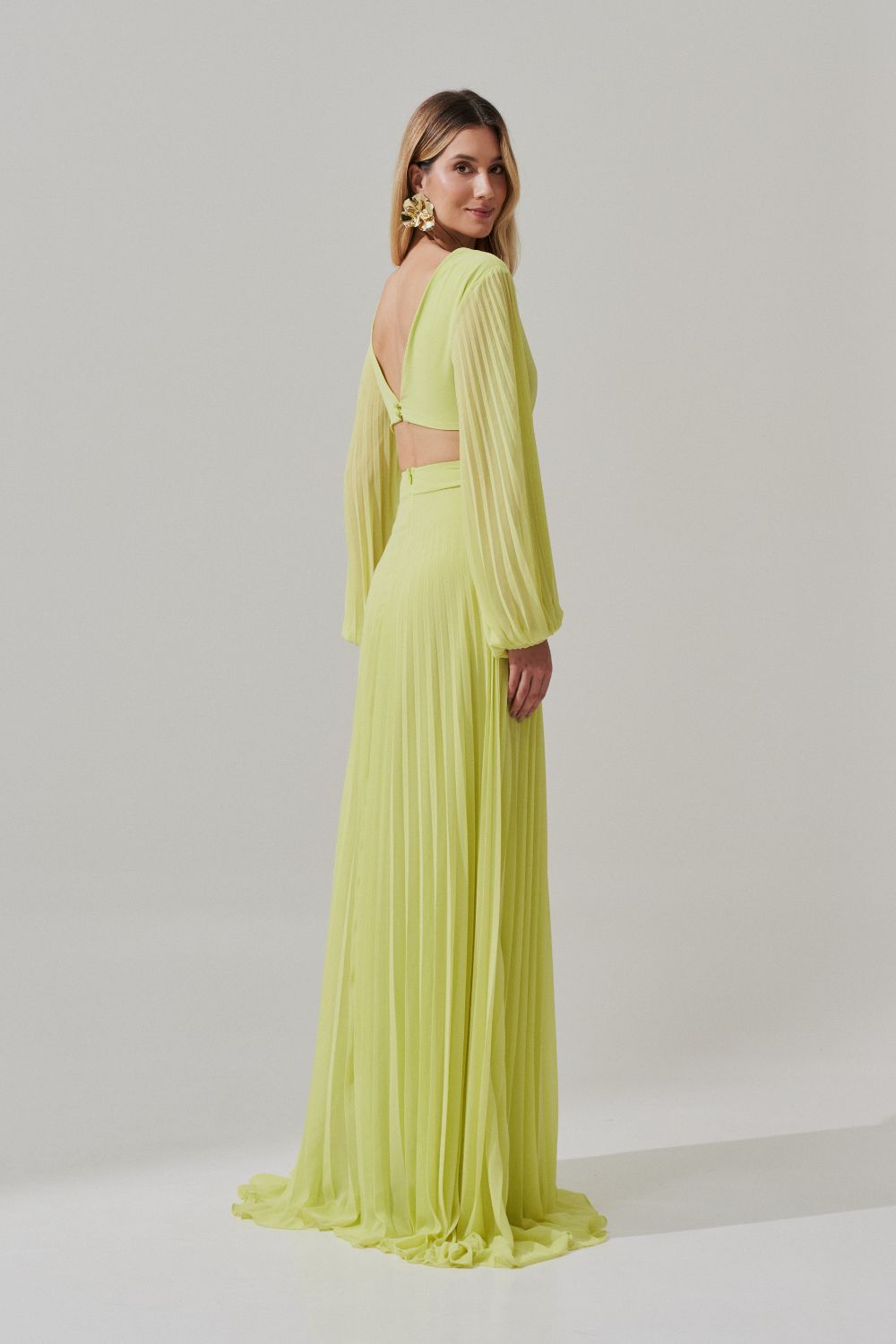 Vestido Longo com Decote V, Manga Longa e Saia Plissada - Bene Lima