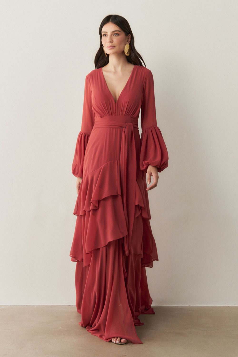 Vestido Longo com Mangas Longas e Saia em Camadas - Lyon Canela