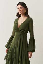 Vestido Longo com Mangas Longas e Saia em Camadas - Lyon Oliva