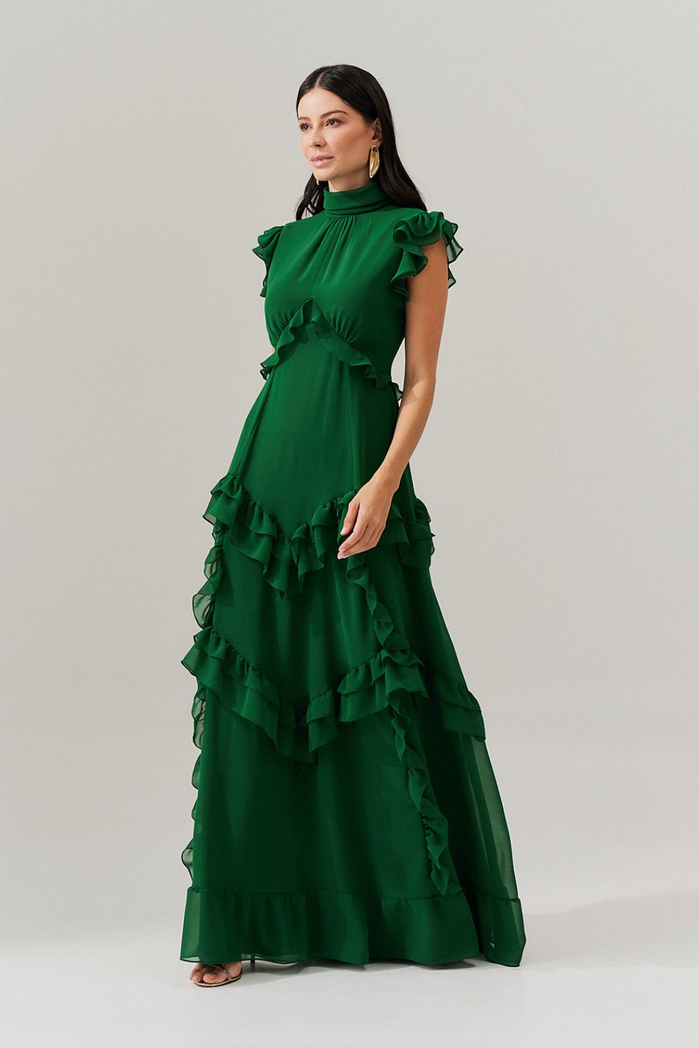 Vestido Longo Gola Alta, Recortes e Babados  - Monte Sinai Bandeira