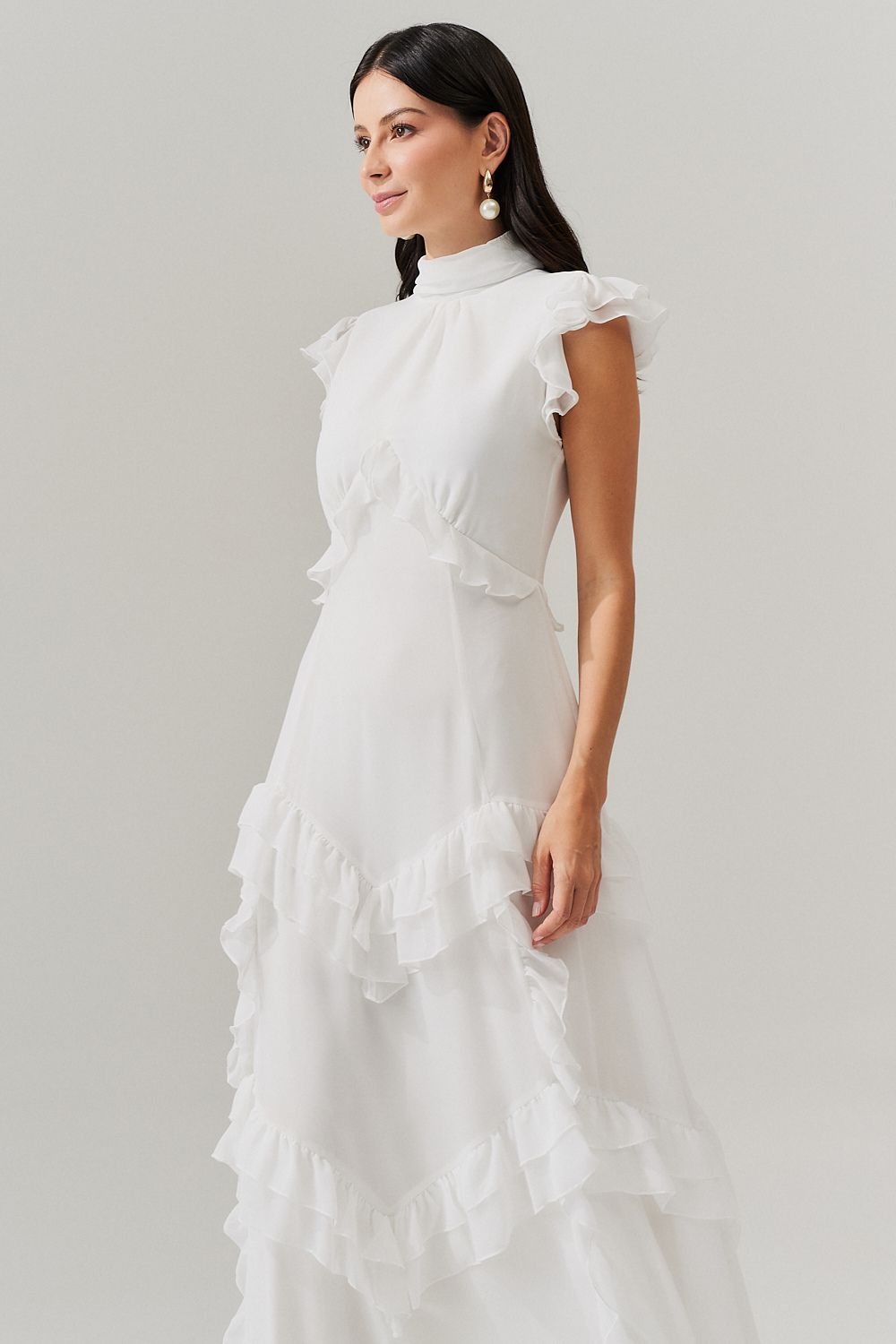 Vestido Longo Gola Alta, Recortes e Babados  - Monte Sinai Off White