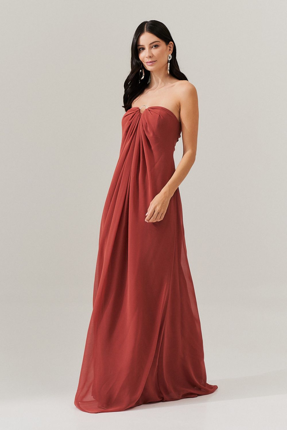 Vestido Longo sem Alça com Argola e Franzidos no Decote - Munique Terracota