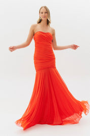 Vestido Longo, Sem Alça, Detalhes em Trança e Saia Franzida - Veneto Coral