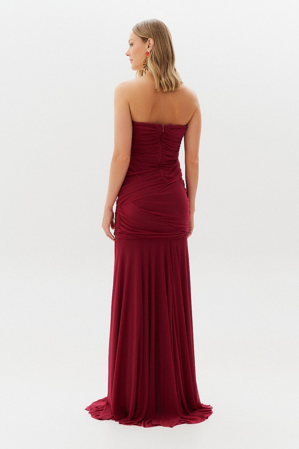 Vestido Longo, Sem Alça, Detalhes em Trança e Saia Franzida - Veneto Marsala