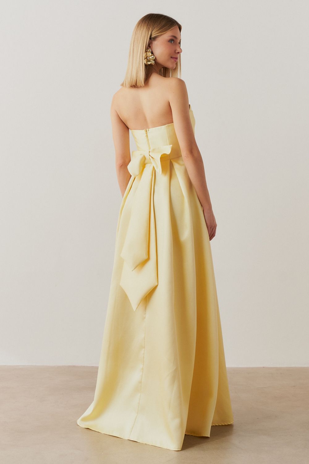 Vestido Longo Sem Alça, Pregas na Saia e Busto - Santorini Amarelo