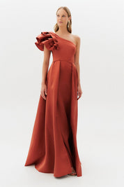 Vestido Longo Um Ombro Só com Babados e Saia Dupla - Everest Terracota