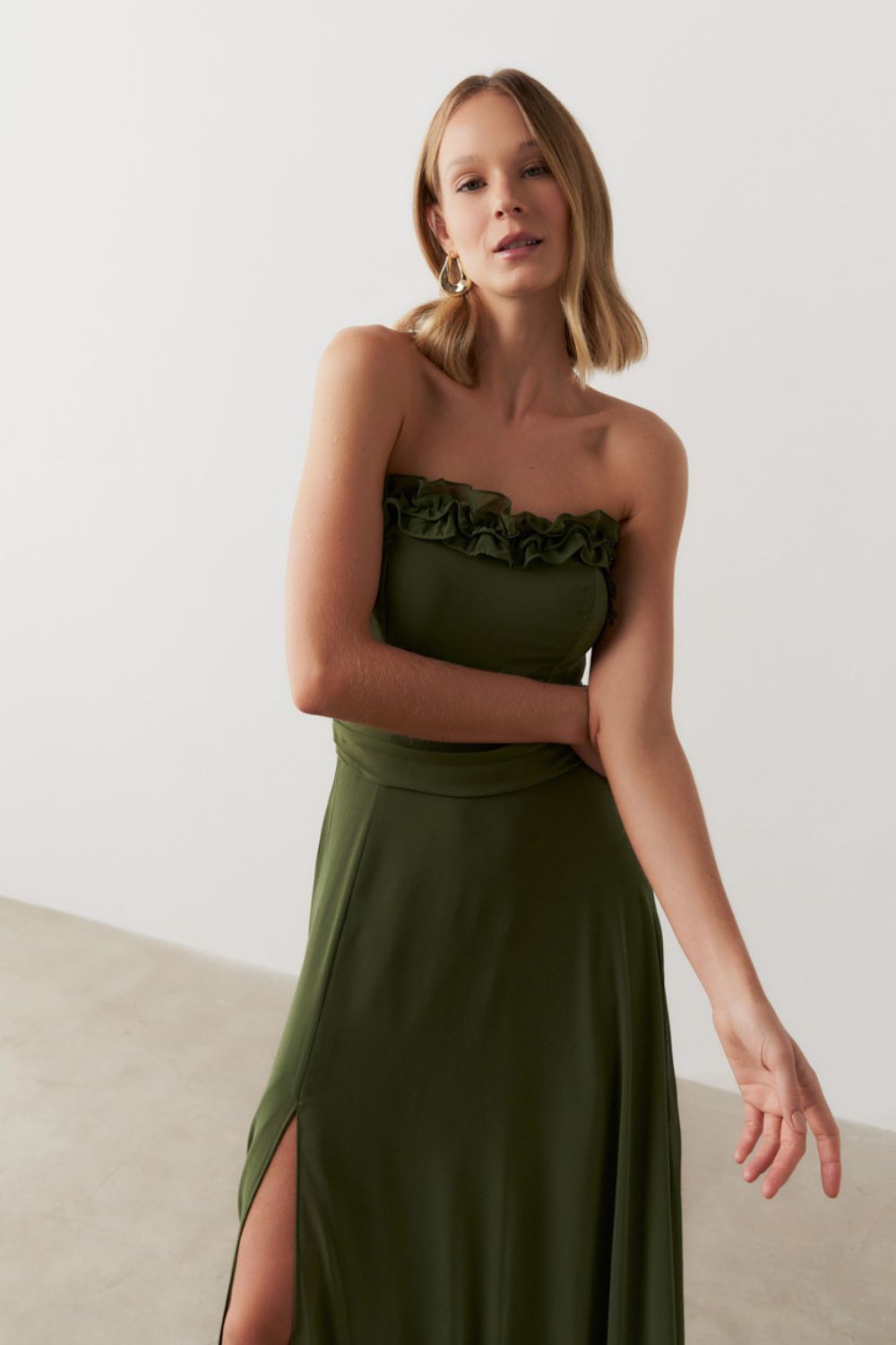 Vestido de Festa Longo com Aplicação de Flores no Busto - Irene Oliva