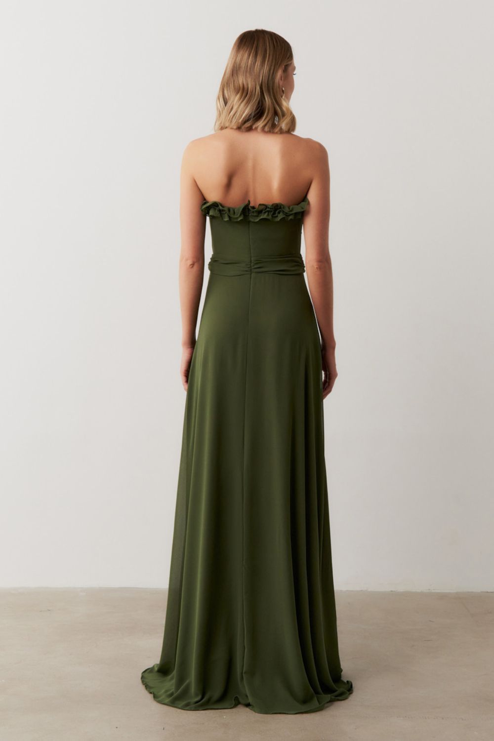 Vestido de Festa Longo com Aplicação de Flores no Busto - Irene Oliva