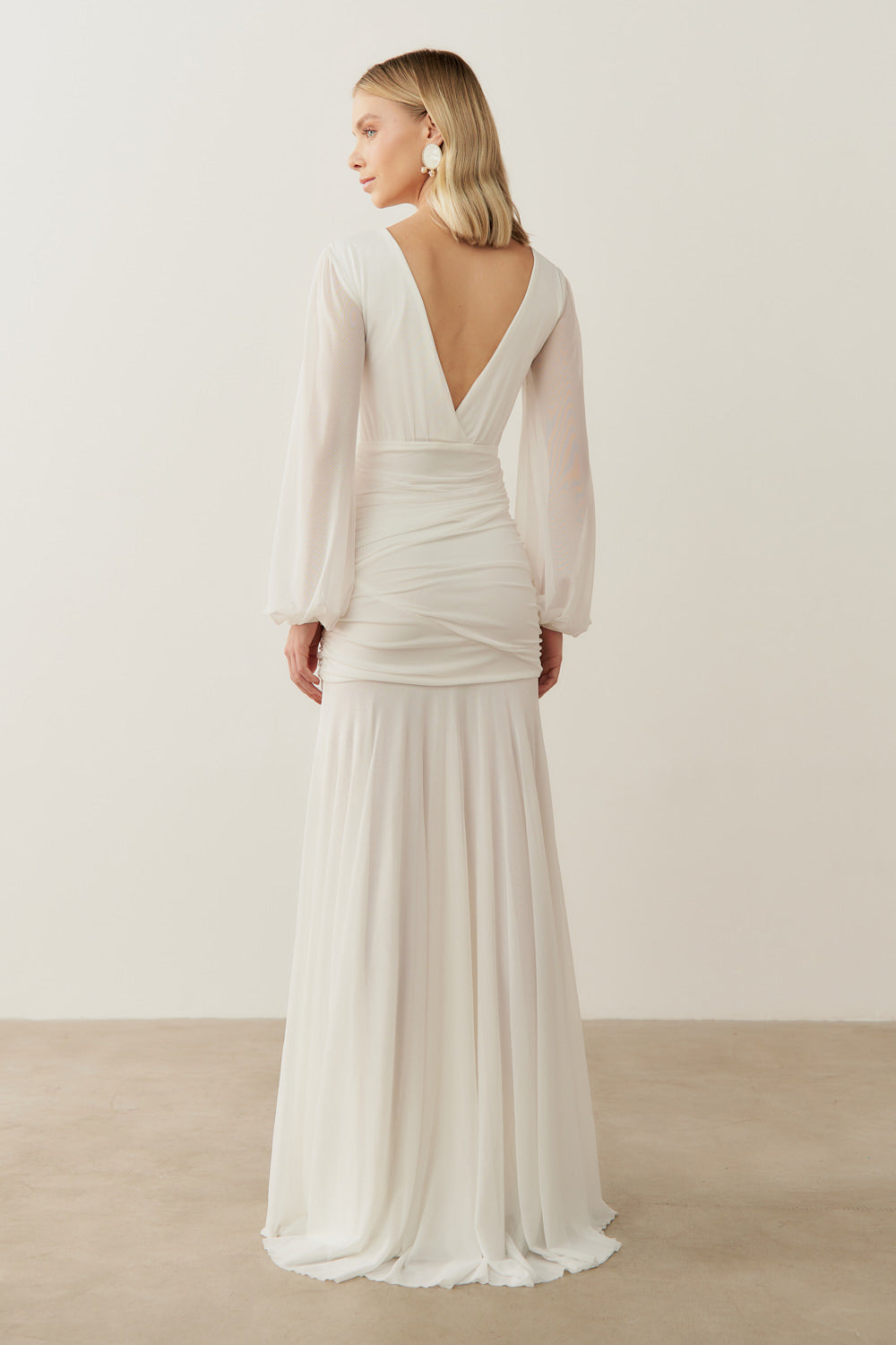 Vestido de Festa Longo com Mangas Longas e Fenda - Núbia Off White