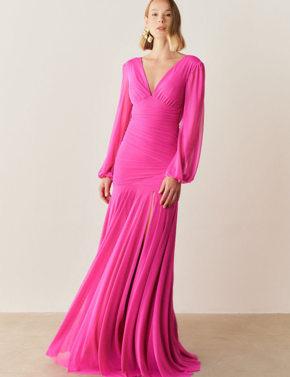 vestido_de_festa_longo_com_mangas_longas_e_fenda_nubia_pink_1504_2_1445bf1787467345bfe156f3a666be07.jpg