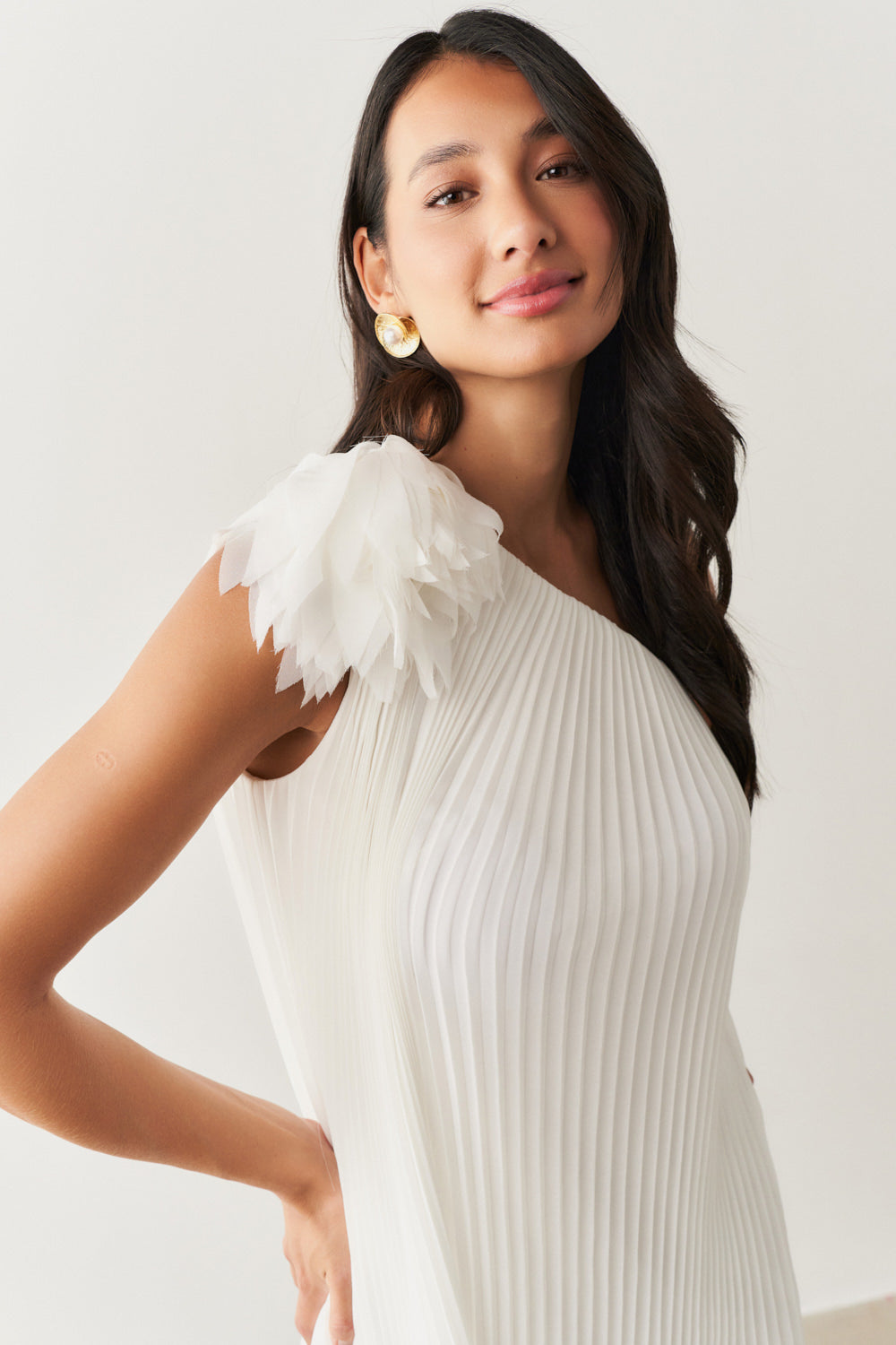 Vestido de Festa Longo e Plissado com Decote Ombro Único - Paris Off White