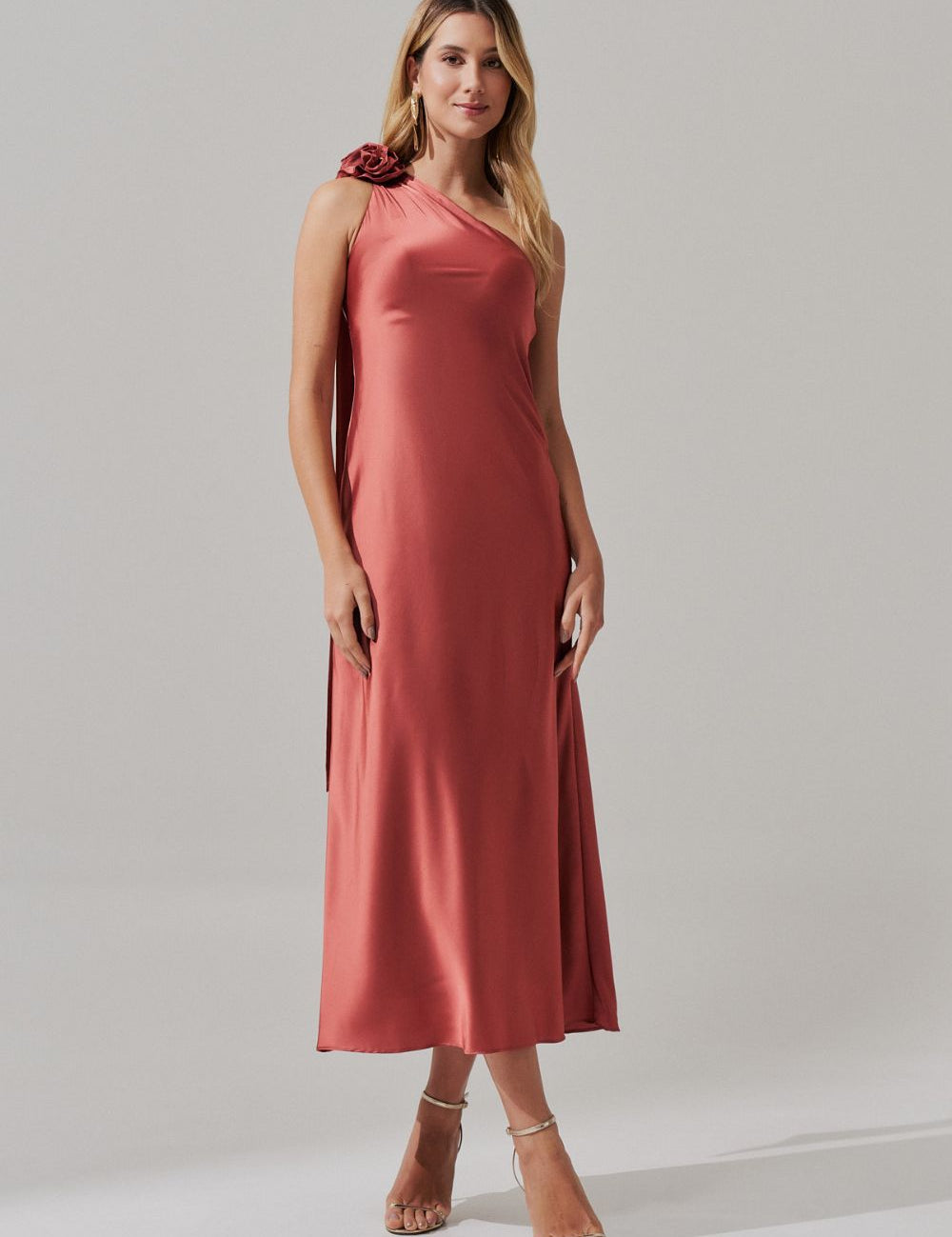 vestido_long_midi_com_decote_assimetrico_e_flor_removivel_santa_fe_terracota_2388_1_b6f81743c4256ca9c848e83d14b46f58.jpg