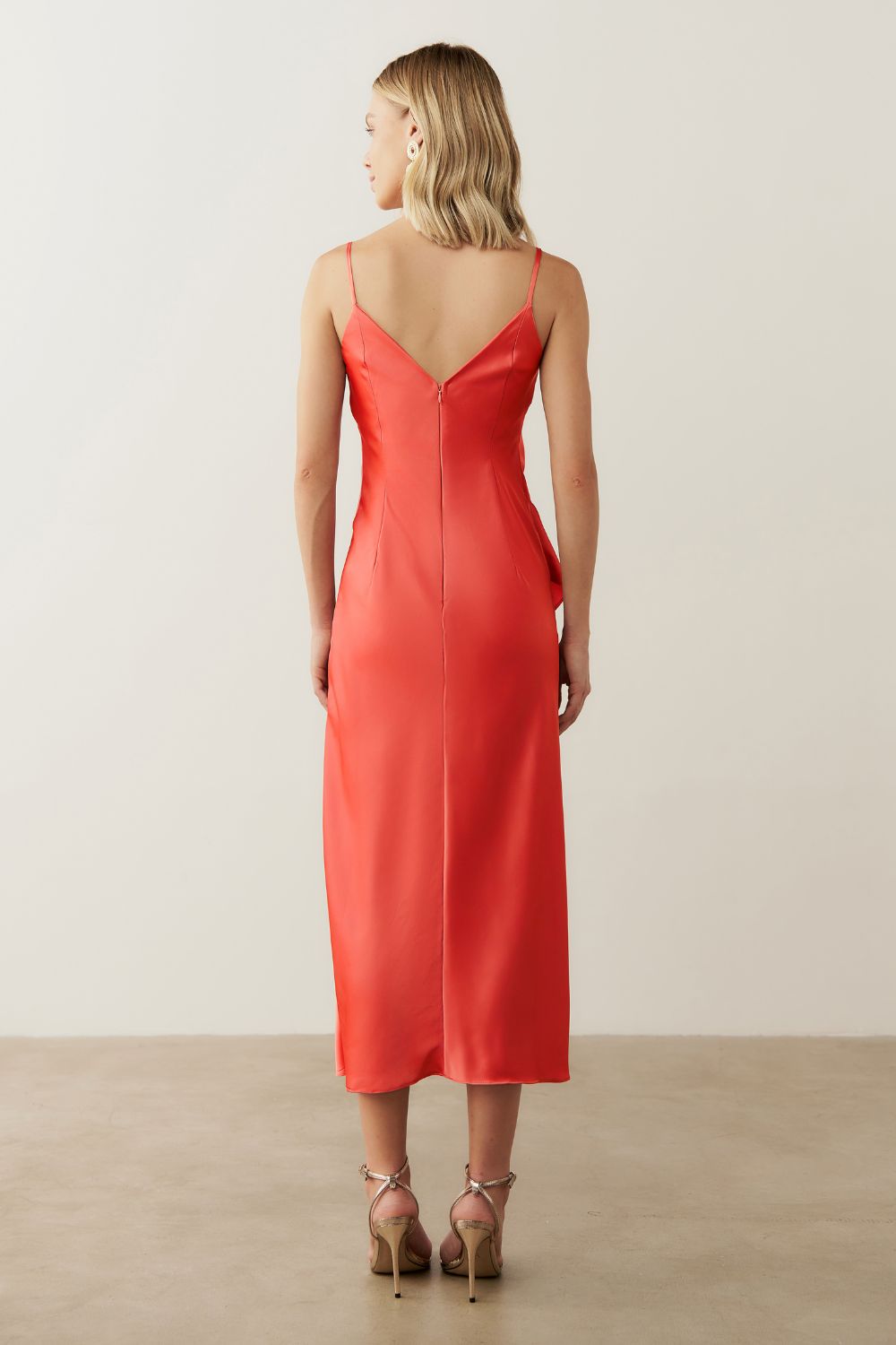 Vestido Long Midi com Decote em V e Babados - Córdoba Coral