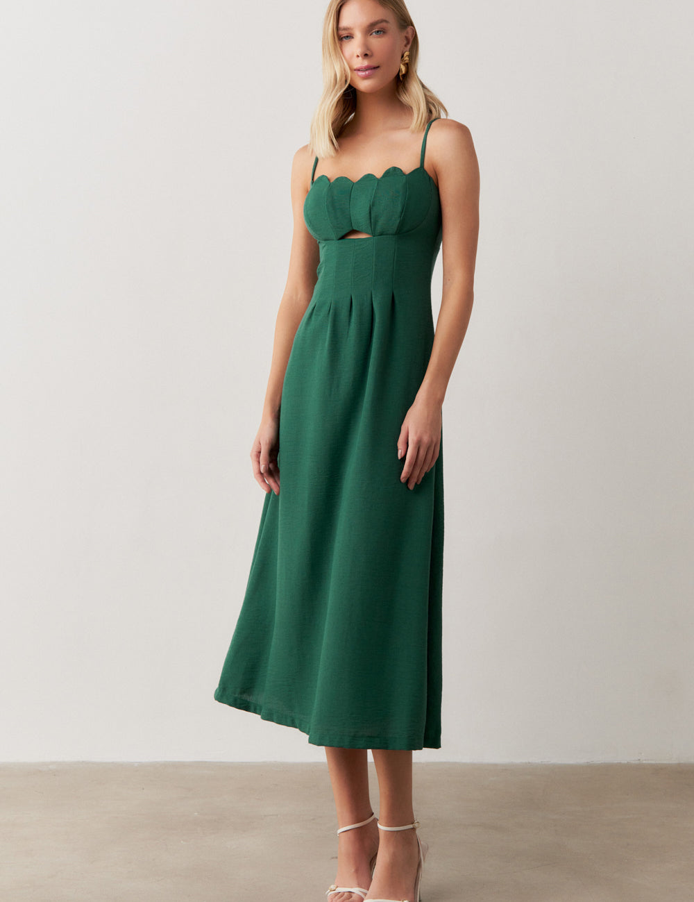 vestido_long_midi_com_decote_estruturado_e_recorte_frontal_liberia_verde_1188_1_5a1b72de9f5022e83b2b2d004c426aea.jpg