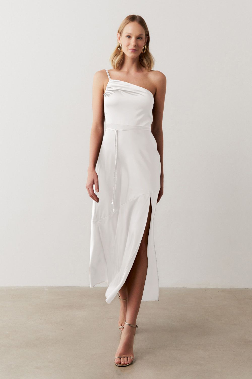 Vestido Long Midi Ombro Único em Cetim com Fenda Lateral - Jordânia Off White