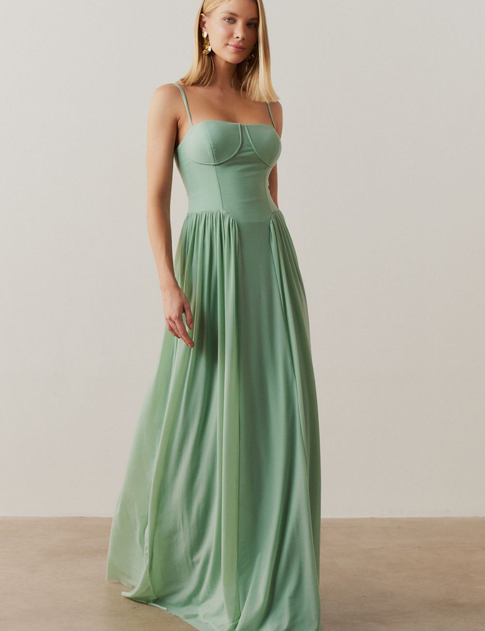 vestido_longo_busto_demarcado_e_saia_franzida_calgari_menta_2184_2_68fb86990d402bbd9ce6593316bfa1c9.jpg