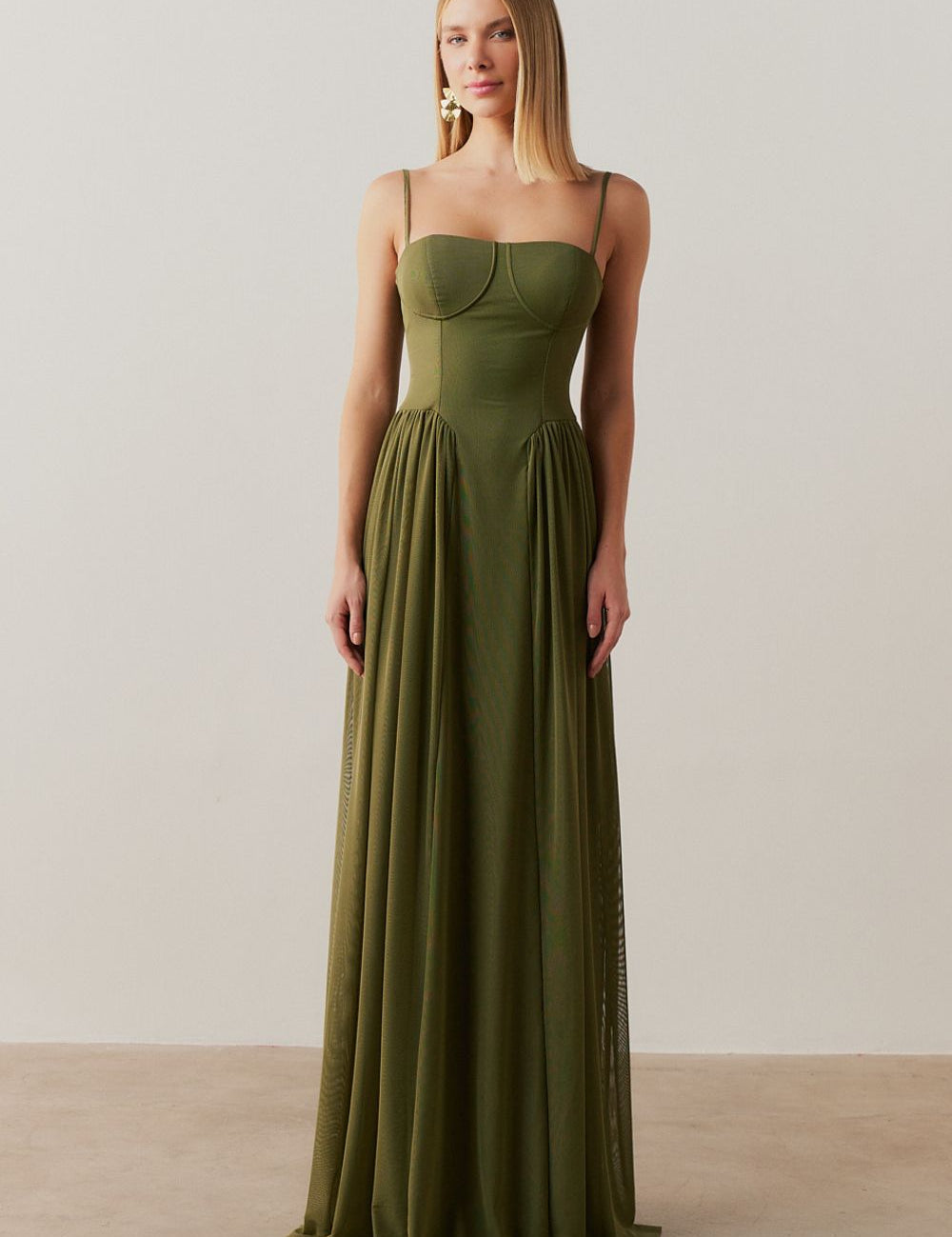 vestido_longo_busto_demarcado_e_saia_franzida_calgari_oliva_2190_1_b840c00d5007e7e693e5533588c8f7c4.jpg