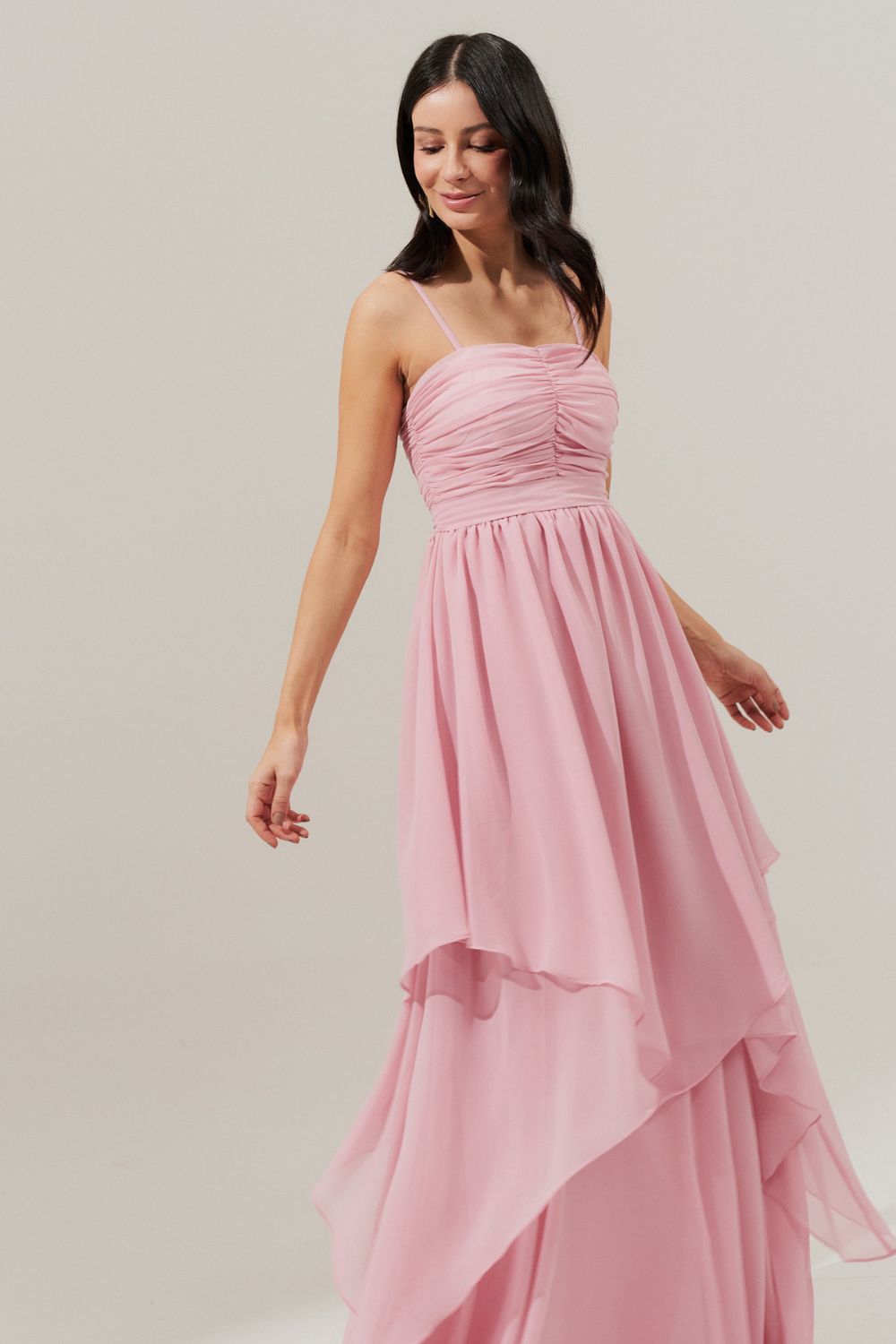 Vestido Longo com Busto Drapeado, Saia com Babados Assimétricos e Alça removível - Noruega Rosa