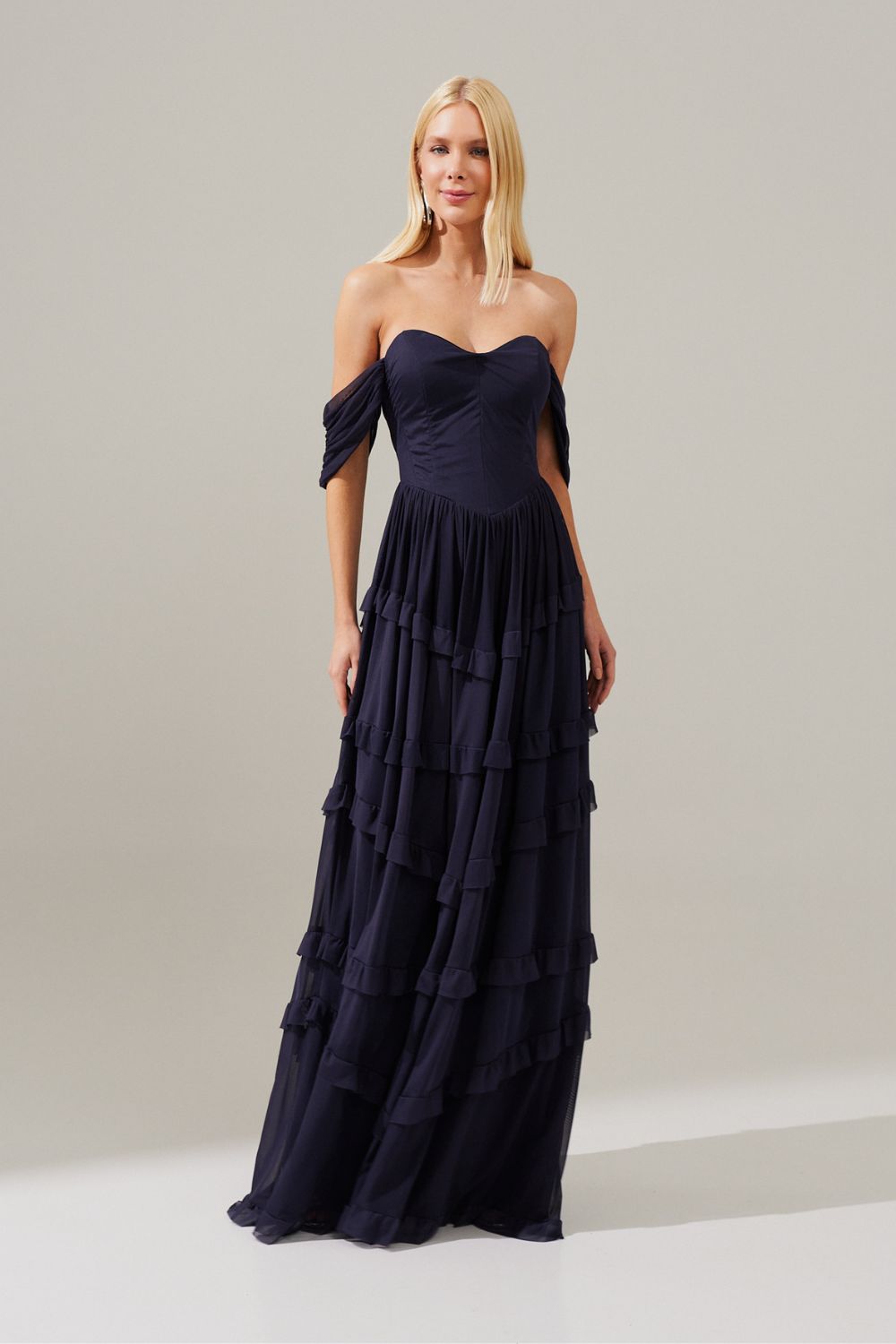 Vestido Longo com Busto Estruturado, Mangas Caídas e Saia com Babados - Bari Azul Marinho