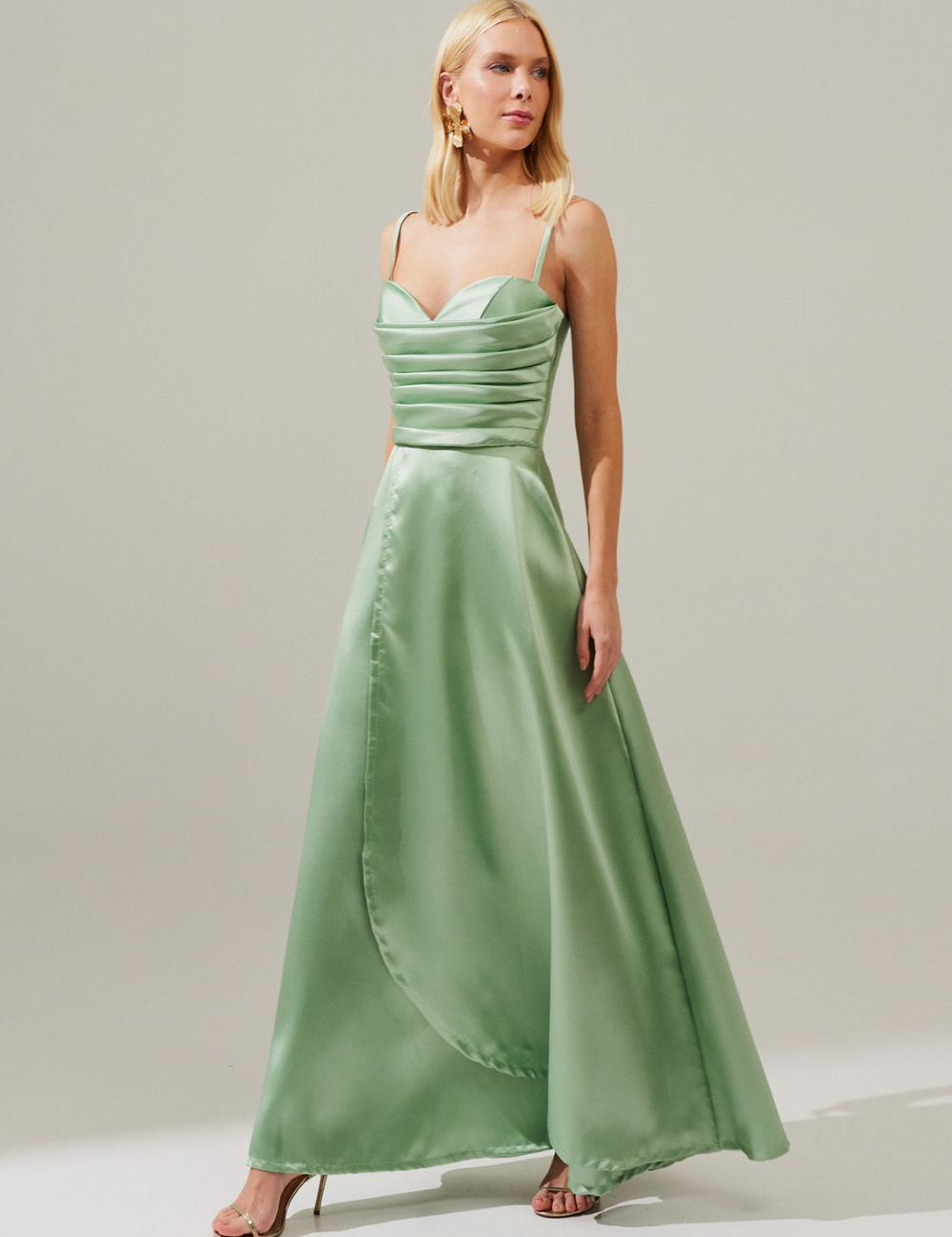 vestido_longo_com_decote_coracao_e_detalhes_em_prega_no_busto_escocia_menta_2512_1_f0994baf85c624a3b9525ceb840d4909.jpg