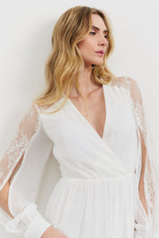 Vestido Longo com Decote V, Manga Longa com Abertura Lateral e Renda - Alessa Off White