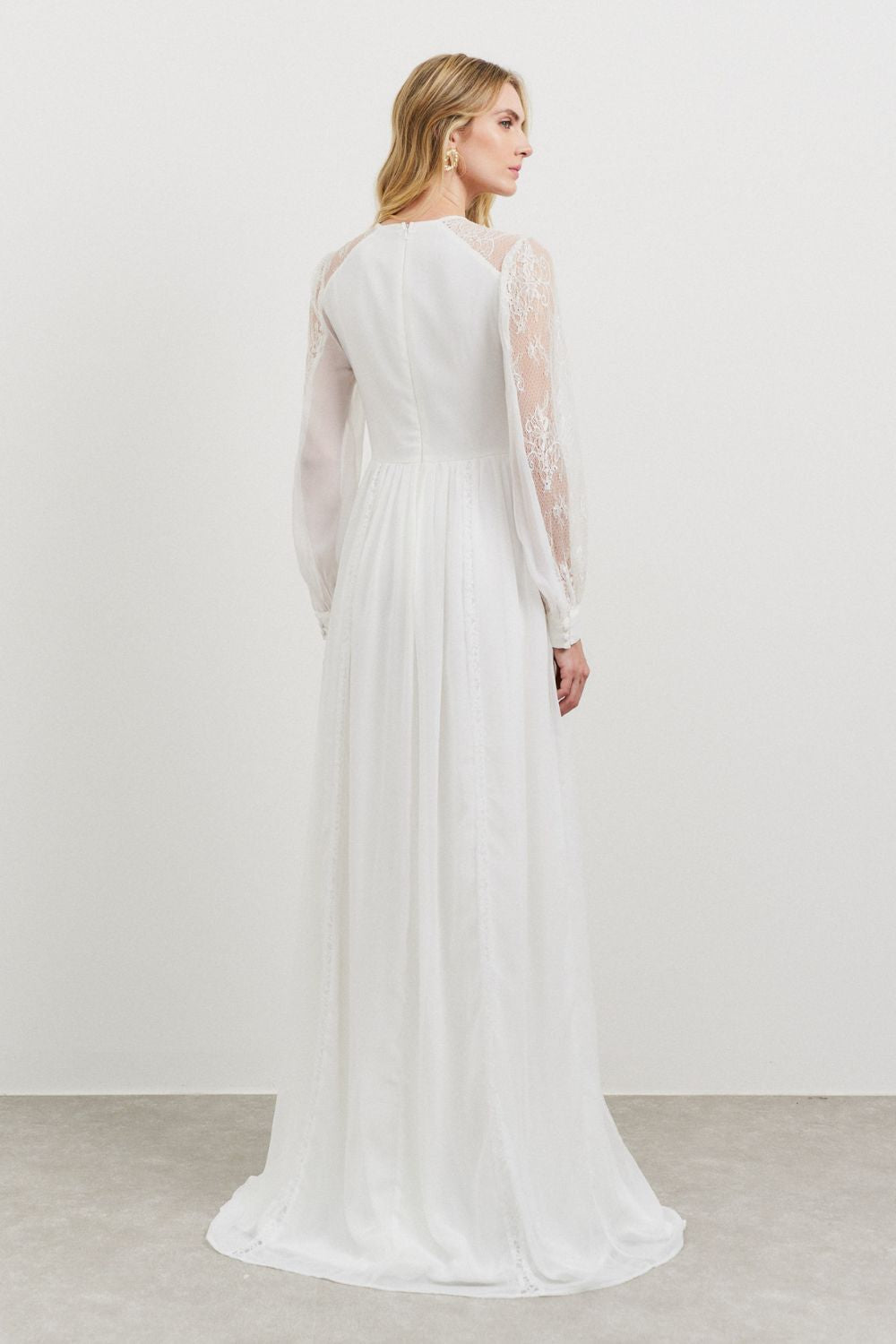 Vestido Longo com Decote V, Manga Longa com Abertura Lateral e Renda - Alessa Off White