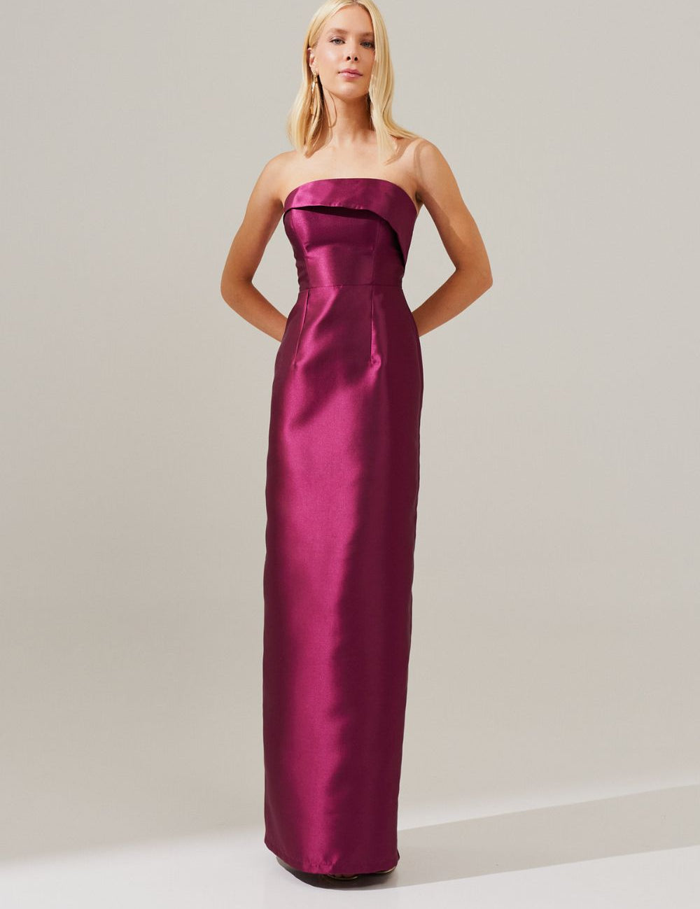 vestido_longo_com_pala_assimetrica_com_saia_lapis_e_fenda_traseira_malasia_fucsia_2582_1_a0355b11ccf1bf257eec96e02d925a1e.jpg