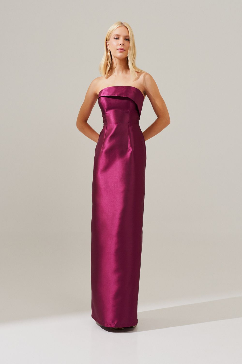 Vestido longo com Pala Assimétrica com Saia Lápis e Fenda traseira - Malásia Fúcsia