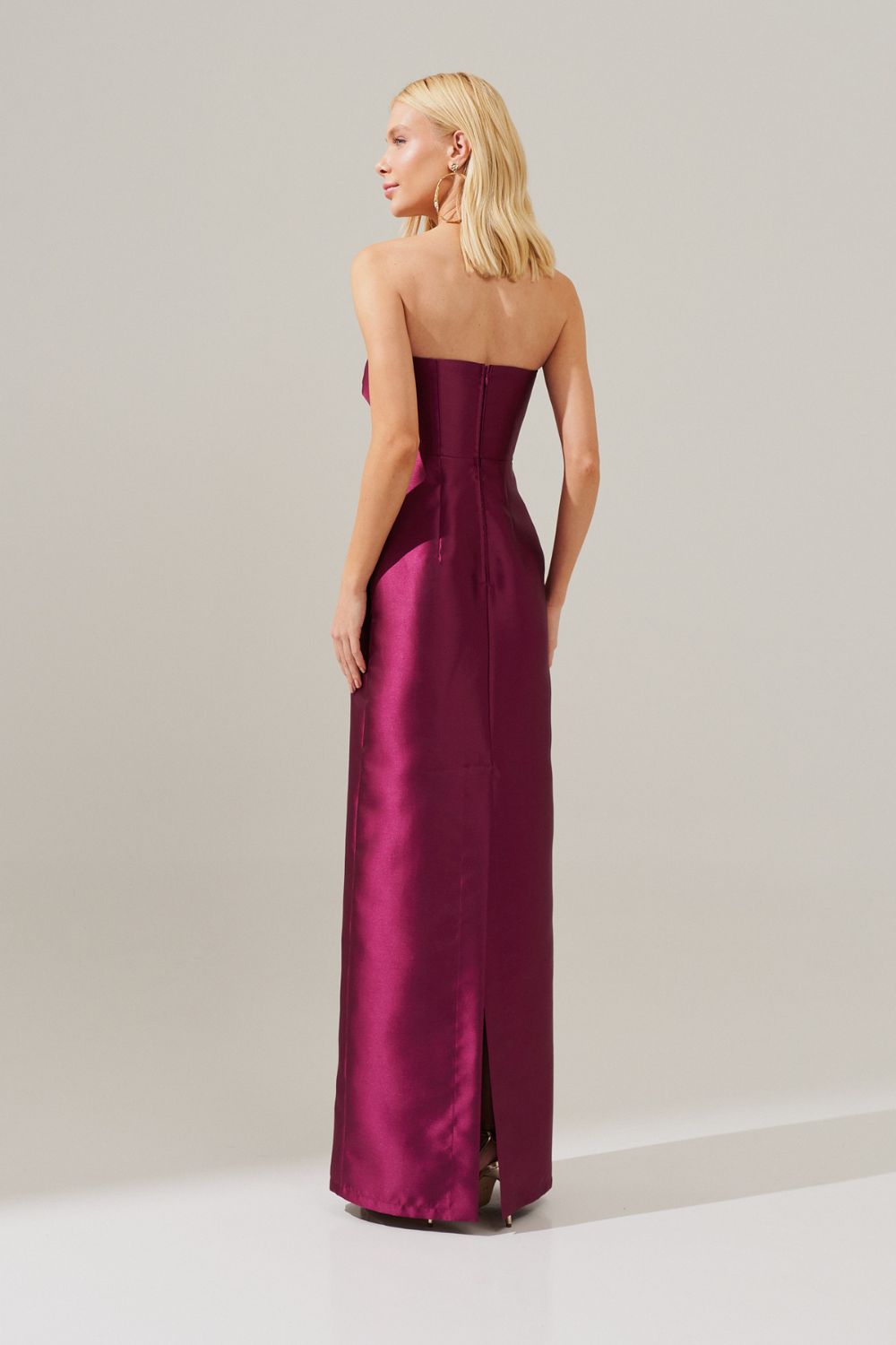 Vestido longo com Pala Assimétrica com Saia Lápis e Fenda traseira - Malásia Fúcsia